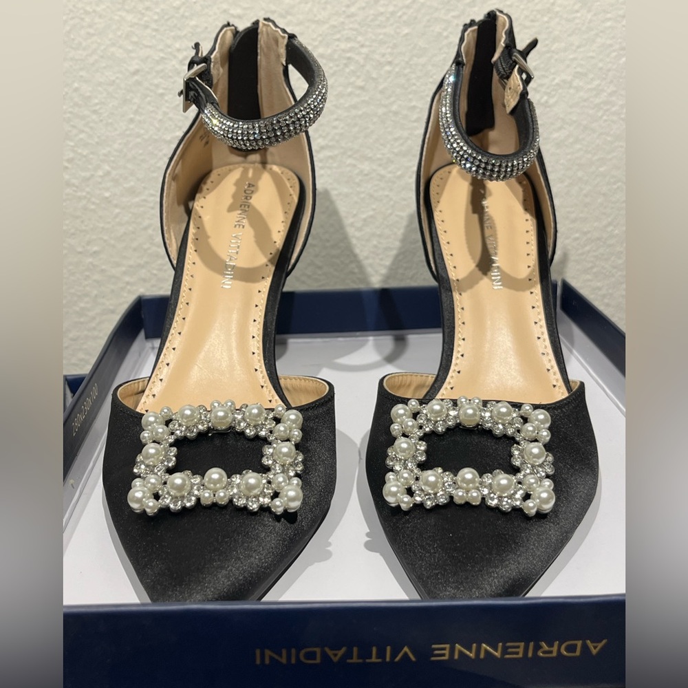 Adrienne Vittadini "Nirvana" Ankle Strap Black Jeweled Women Formal Heels Sz 9